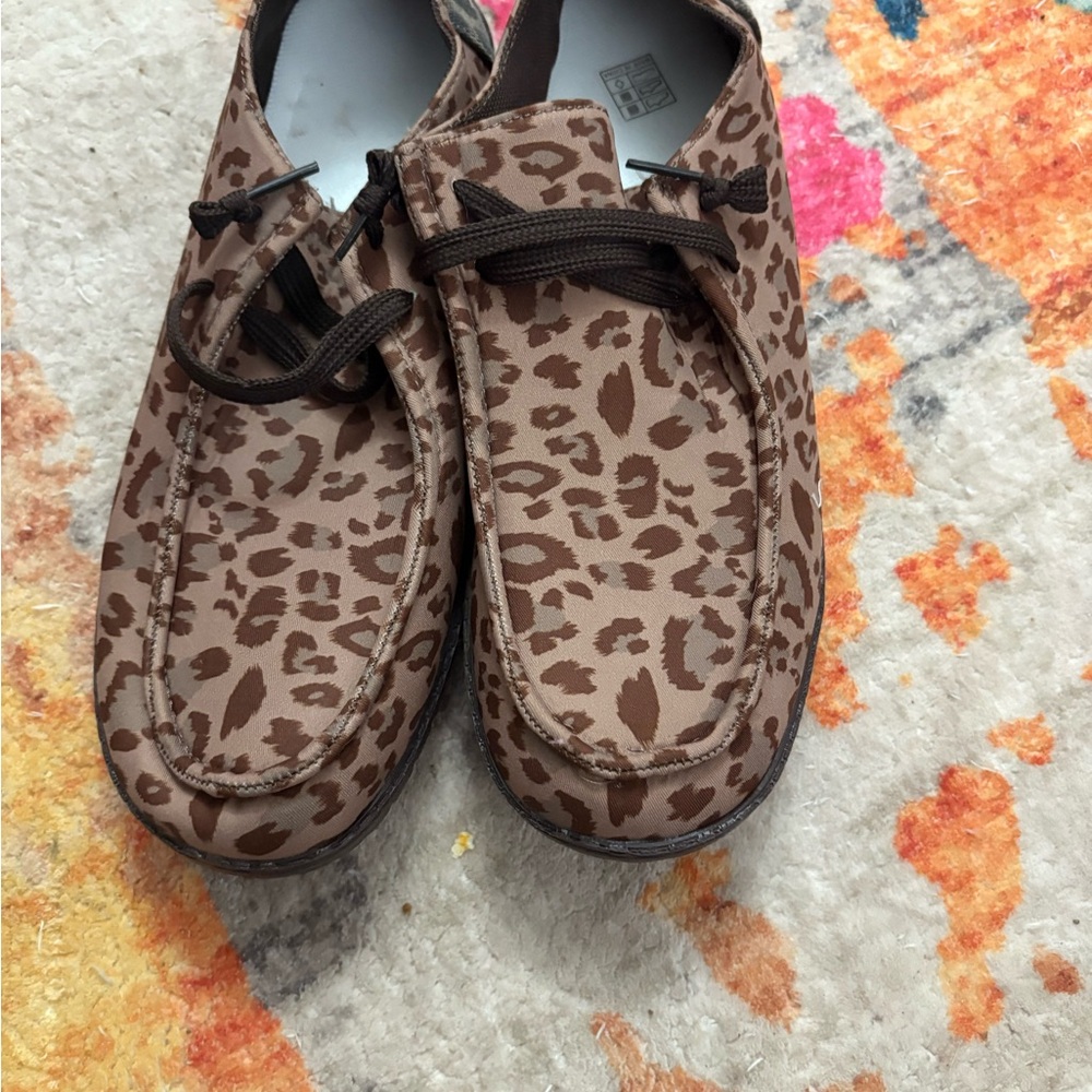 Leopard Print Lace-Up Shoes